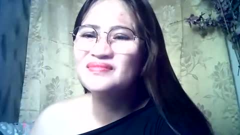 amazing angel online show from November 23, 2025, 5:02 pm