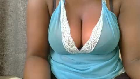 Mia online show from January 14, 2025, 9:56 am