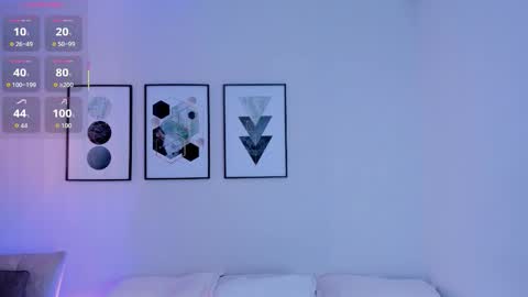 ambarevans_ online show from November 4, 2025, 11:31 am