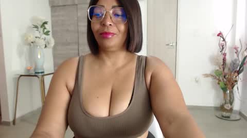 Snapshot of ambarsofhia chatting on September 24, 2025, 8:23 pm Amber Sofhia online show from September 24, 2025, 8:23 pm