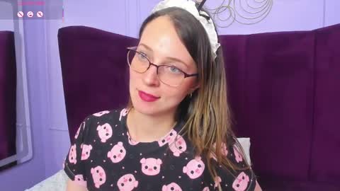 Snapshot of ambeerrwood_ chatting on March 2, 2025, 5:47 pm . Amber Wood . online show from March 2, 2025, 5:47 pm