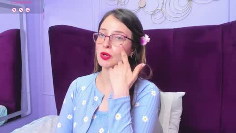 Snapshot of ambeerrwood_ chatting on March 5, 2025, 5:50 pm . Amber Wood . online show from March 5, 2025, 5:50 pm