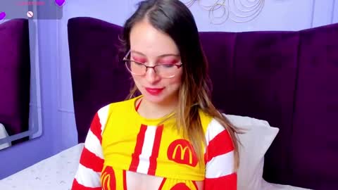 Snapshot of ambeerrwood_ chatting on March 9, 2025, 11:47 am . Amber Wood . online show from March 9, 2025, 11:47 am