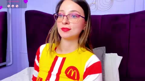 Snapshot of ambeerrwood_ chatting on March 9, 2025, 2:54 pm . Amber Wood . online show from March 9, 2025, 2:54 pm