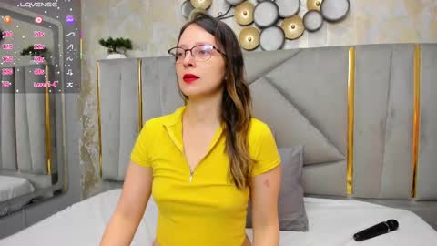 Snapshot of ambeerrwood_ chatting on September 19, 2025, 12:39 pm . Amber Wood . online show from September 19, 2025, 12:39 pm