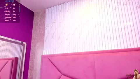 Snapshot of ambeerrwood_ chatting on December 5, 2025, 2:47 pm . Amber Wood . online show from December 5, 2025, 2:47 pm