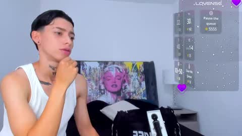 Snapshot of amber_adams_ chatting on December 18, 2024, 1:23 pm Amber online show from December 18, 2024, 1:23 pm