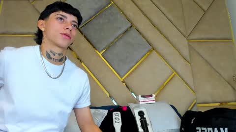 Snapshot of amber_adams_ chatting on October 19, 2025, 5:24 pm Amber online show from October 19, 2025, 5:24 pm