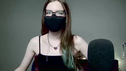 Amber non-nude model online show from November 24, 2025, 11:26 pm