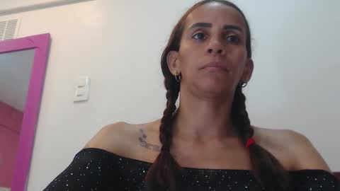 Snapshot of amber_moore chatting on November 29, 2025, 10:57 pm Amber Moore online show from November 29, 2025, 10:57 pm