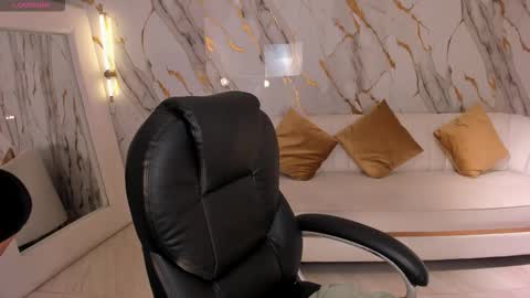 Snapshot of ambercolors_ chatting on October 25, 2025, 7:08 pm Amber online show from October 25, 2025, 7:08 pm