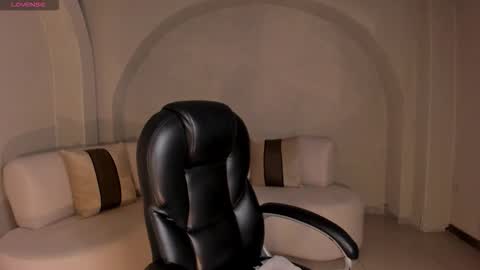 Snapshot of ambercolors_ chatting on December 1, 2025, 7:52 pm Amber online show from December 1, 2025, 7:52 pm