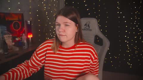 Snapshot of amberlyyy chatting on October 28, 2025, 3:54 am my name is Sonya but you can call me your favorite girl 3 online show from October 28, 2025, 3:54 am