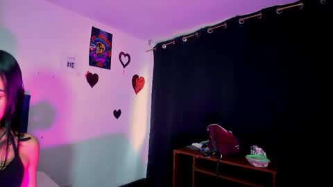 Amber  online show from September 17, 2025, 9:05 pm