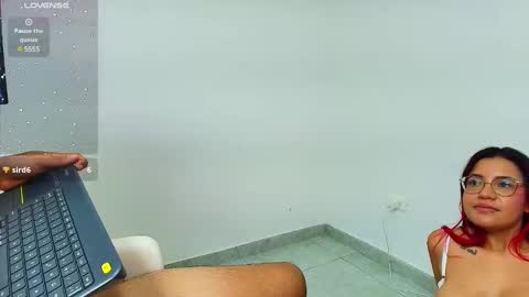 Snapshot of ameli_and_lucas chatting on January 11, 2025, 6:03 am Amelia Lucas online show from January 11, 2025, 6:03 am