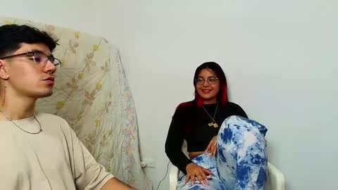 Snapshot of ameli_and_lucas chatting on March 12, 2025, 5:02 am Amelia Lucas online show from March 12, 2025, 5:02 am