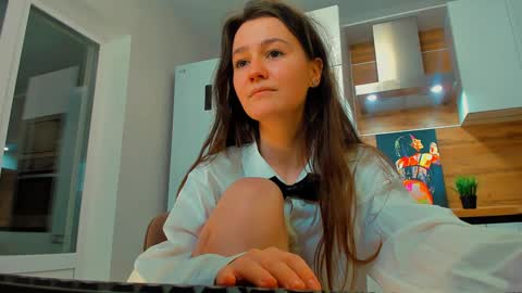 Snapshot of ameli_moon chatting on January 14, 2025, 4:08 pm Eileen online show from January 14, 2025, 4:08 pm