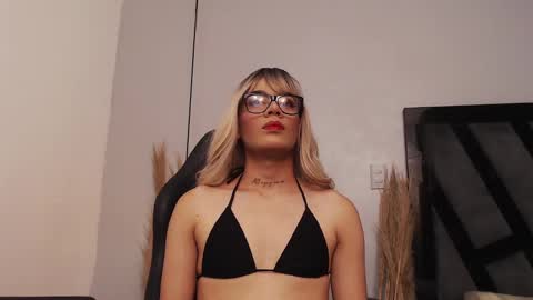 AMELIA  online show from November 8, 2025, 3:39 am