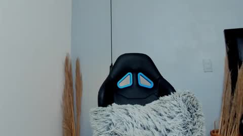 AMELIA  online show from December 5, 2025, 6:33 am