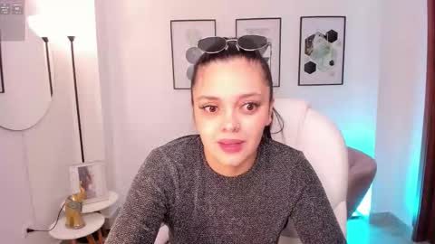 amelia online show from September 21, 2025, 11:45 am
