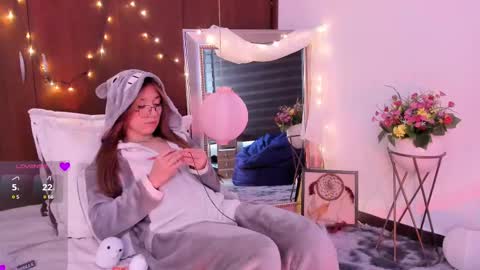 Snapshot of amelia_collinss chatting on February 28, 2025, 3:37 pm online show from February 28, 2025, 3:37 pm