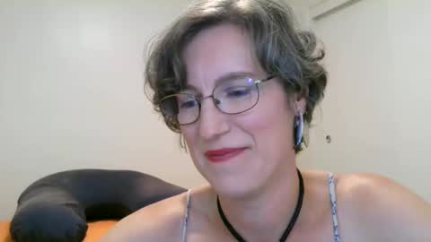 Snapshot of ameliaishka chatting on September 18, 2025, 4:03 am Ameliaishka online show from September 18, 2025, 4:03 am