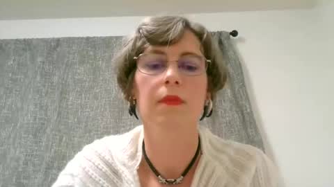 Snapshot of ameliaishka chatting on October 19, 2025, 4:35 am Ameliaishka online show from October 19, 2025, 4:35 am
