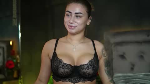  Amelia  online show from November 24, 2025, 8:08 pm