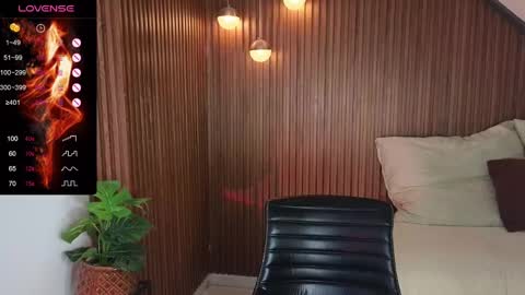 Snapshot of amelieaxie chatting on February 12, 2025, 7:02 am Isabella online show from February 12, 2025, 7:02 am