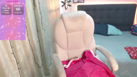 Snapshot of amelierose1 chatting on November 1, 2025, 4:42 pm Amelie online show from November 1, 2025, 4:42 pm