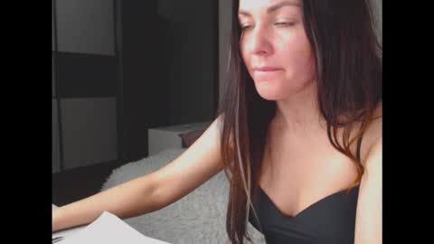 Snapshot of amelinamersi chatting on November 15, 2025, 8:27 pm amelinamersi online show from November 15, 2025, 8:27 pm