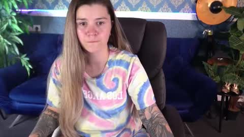 amellymillyy online show from November 16, 2025, 7:52 pm