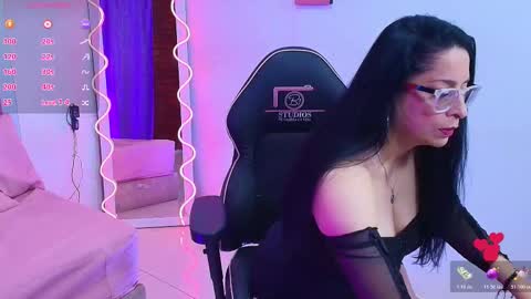 AMELY online show from October 20, 2025, 11:32 am