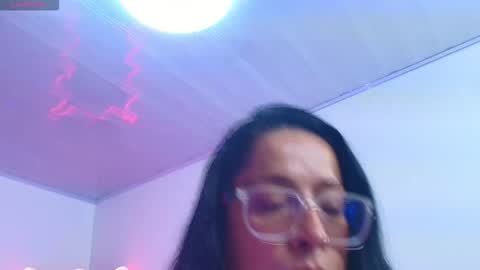 AMELY online show from October 24, 2025, 11:39 am