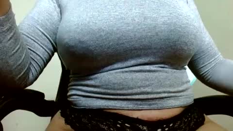 Snapshot of ames9001 chatting on September 10, 2025, 10:32 pm Mari online show from September 10, 2025, 10:32 pm