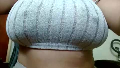 Snapshot of ames9001 chatting on September 21, 2025, 11:23 am Mari online show from September 21, 2025, 11:23 am