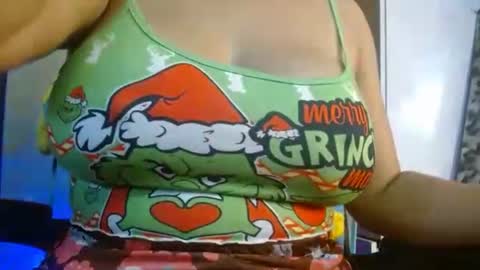 Snapshot of ames9001 chatting on December 15, 2025, 1:04 pm Mari online show from December 15, 2025, 1:04 pm