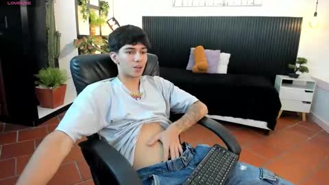 Snapshot of amethystshadow chatting on October 22, 2025, 3:23 pm amethystshadow online show from October 22, 2025, 3:23 pm