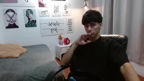 Snapshot of amethystshadow chatting on October 24, 2025, 3:52 pm amethystshadow online show from October 24, 2025, 3:52 pm