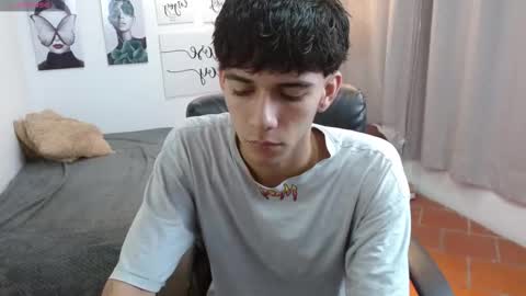 Snapshot of amethystshadow chatting on October 25, 2025, 1:07 pm amethystshadow online show from October 25, 2025, 1:07 pm