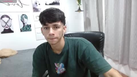 Snapshot of amethystshadow chatting on October 29, 2025, 3:47 pm amethystshadow online show from October 29, 2025, 3:47 pm