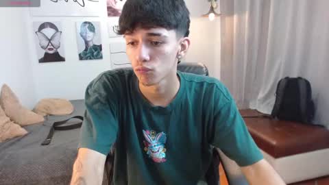 Snapshot of amethystshadow chatting on November 4, 2025, 4:06 pm amethystshadow online show from November 4, 2025, 4:06 pm