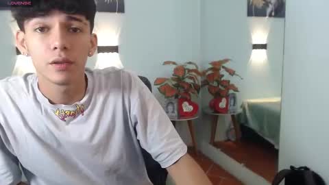 Snapshot of amethystshadow chatting on November 8, 2025, 5:12 pm amethystshadow online show from November 8, 2025, 5:12 pm