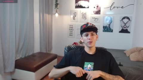 Snapshot of amethystshadow chatting on November 11, 2025, 3:23 pm amethystshadow online show from November 11, 2025, 3:23 pm