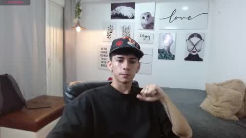 Snapshot of amethystshadow chatting on November 12, 2025, 4:07 pm amethystshadow online show from November 12, 2025, 4:07 pm