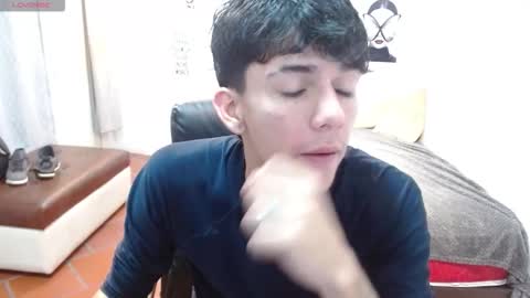 Snapshot of amethystshadow chatting on November 14, 2025, 4:06 pm amethystshadow online show from November 14, 2025, 4:06 pm