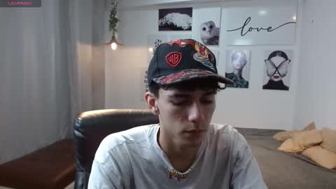 Snapshot of amethystshadow chatting on November 18, 2025, 4:55 pm amethystshadow online show from November 18, 2025, 4:55 pm