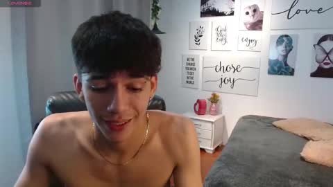 Snapshot of amethystshadow chatting on November 29, 2025, 7:28 pm amethystshadow online show from November 29, 2025, 7:28 pm