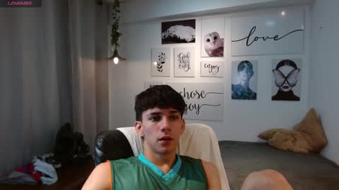 Snapshot of amethystshadow chatting on December 4, 2025, 5:21 pm amethystshadow online show from December 4, 2025, 5:21 pm