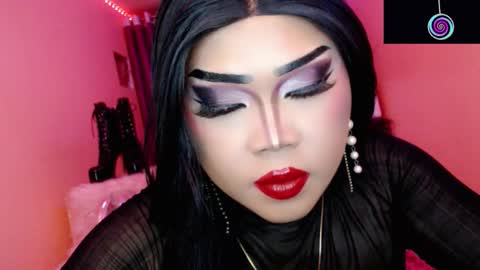 Queen Mireska online show from October 28, 2025, 4:42 pm